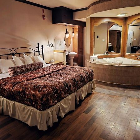 Hotel-Motel Drummond Дрюммондвилл Экстерьер фото