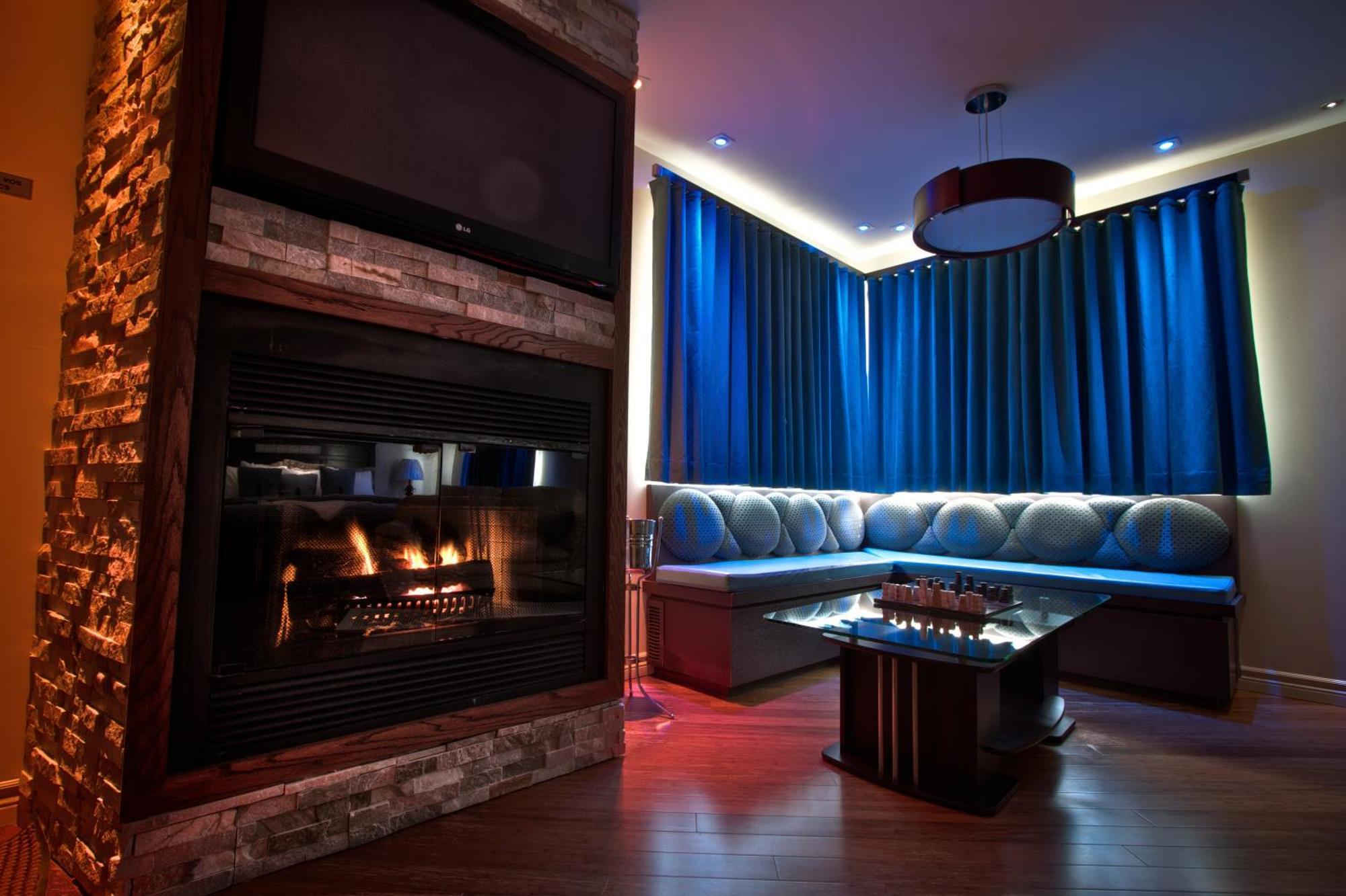 Hotel-Motel Drummond Дрюммондвилл Экстерьер фото