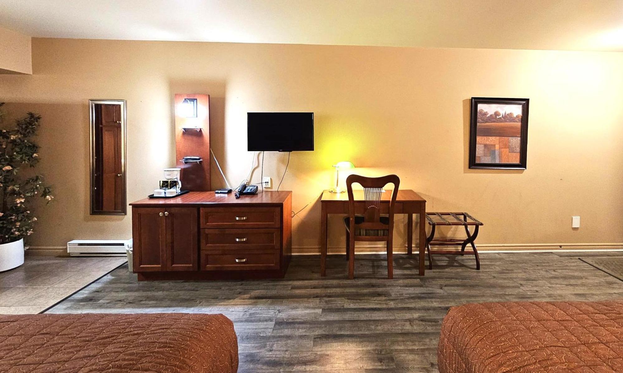 Hotel-Motel Drummond Дрюммондвилл Номер фото