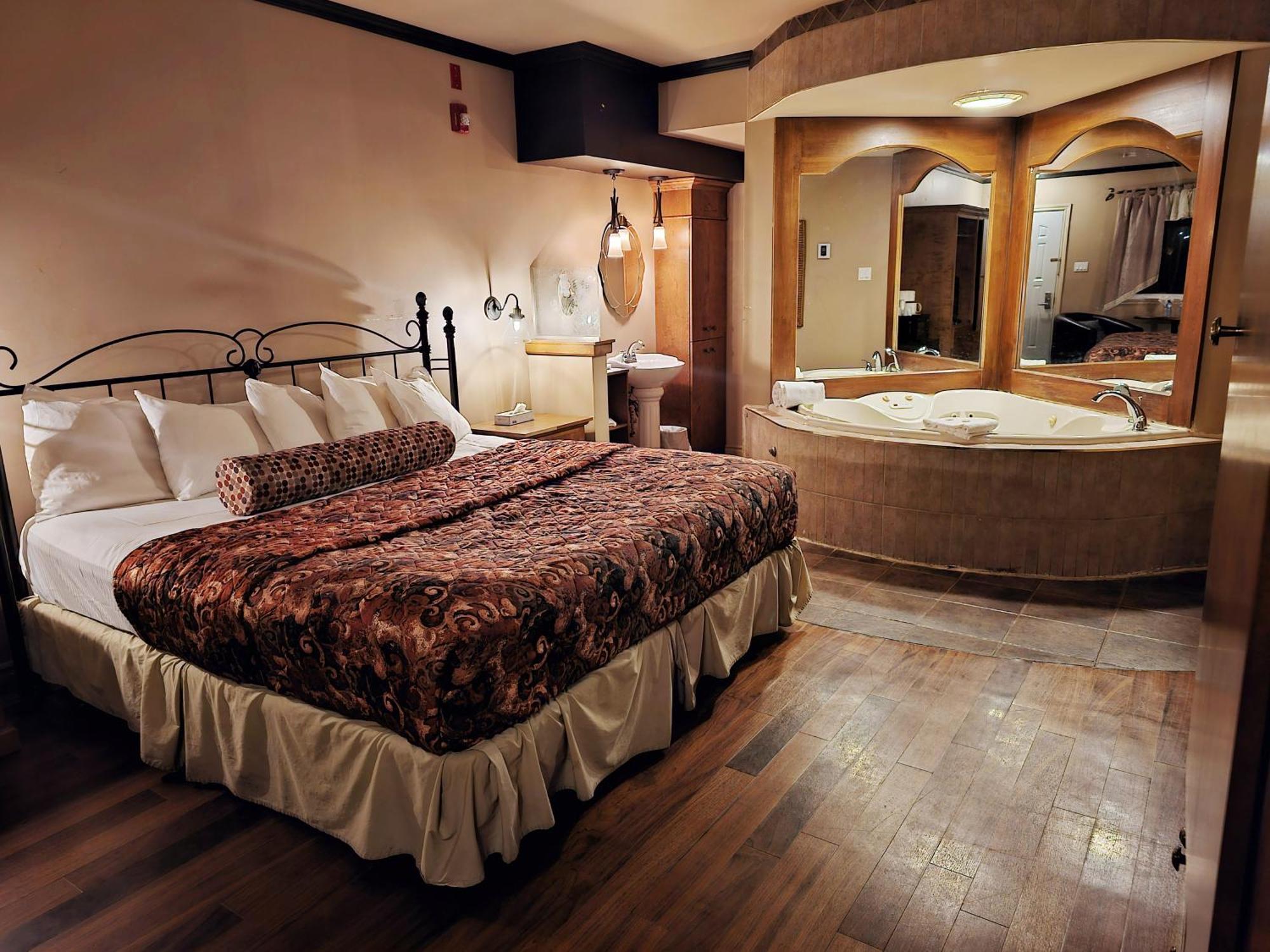Hotel-Motel Drummond Дрюммондвилл Экстерьер фото